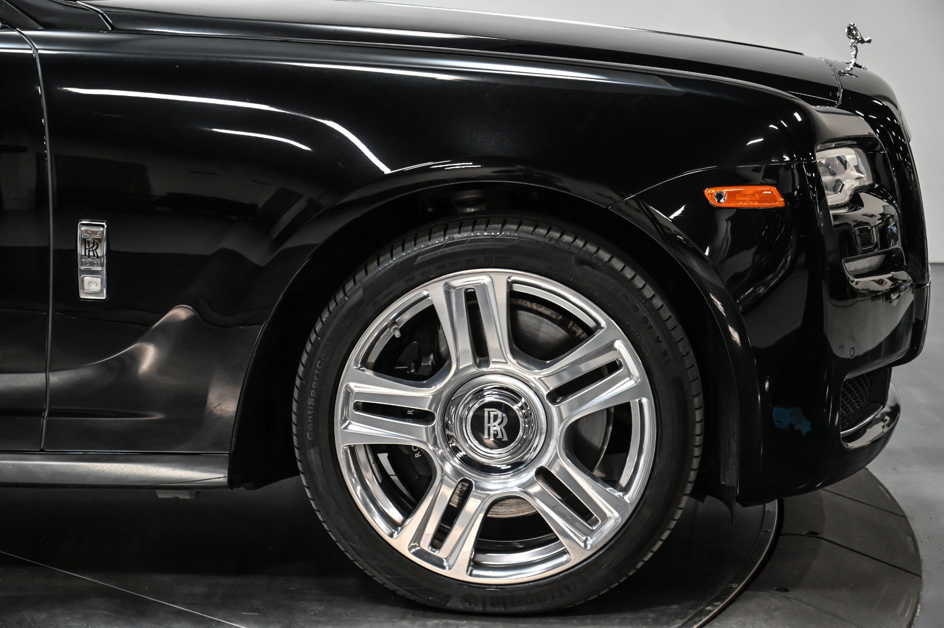 Used 2015 Rolls-Royce Ghost RWD image 57