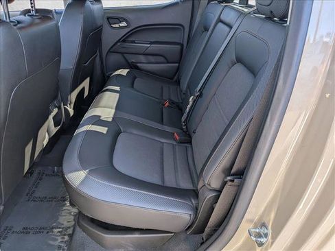 Used 2022 GMC Canyon AT4 image 17