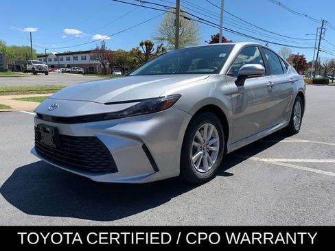 Used 2025 Toyota Camry LE FWD image 8