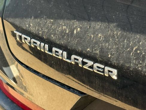 Used 2025 Chevrolet TrailBlazer LT FWD image 14