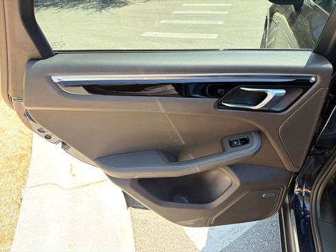 Used 2020 Porsche Macan S AWD/4WD image 35