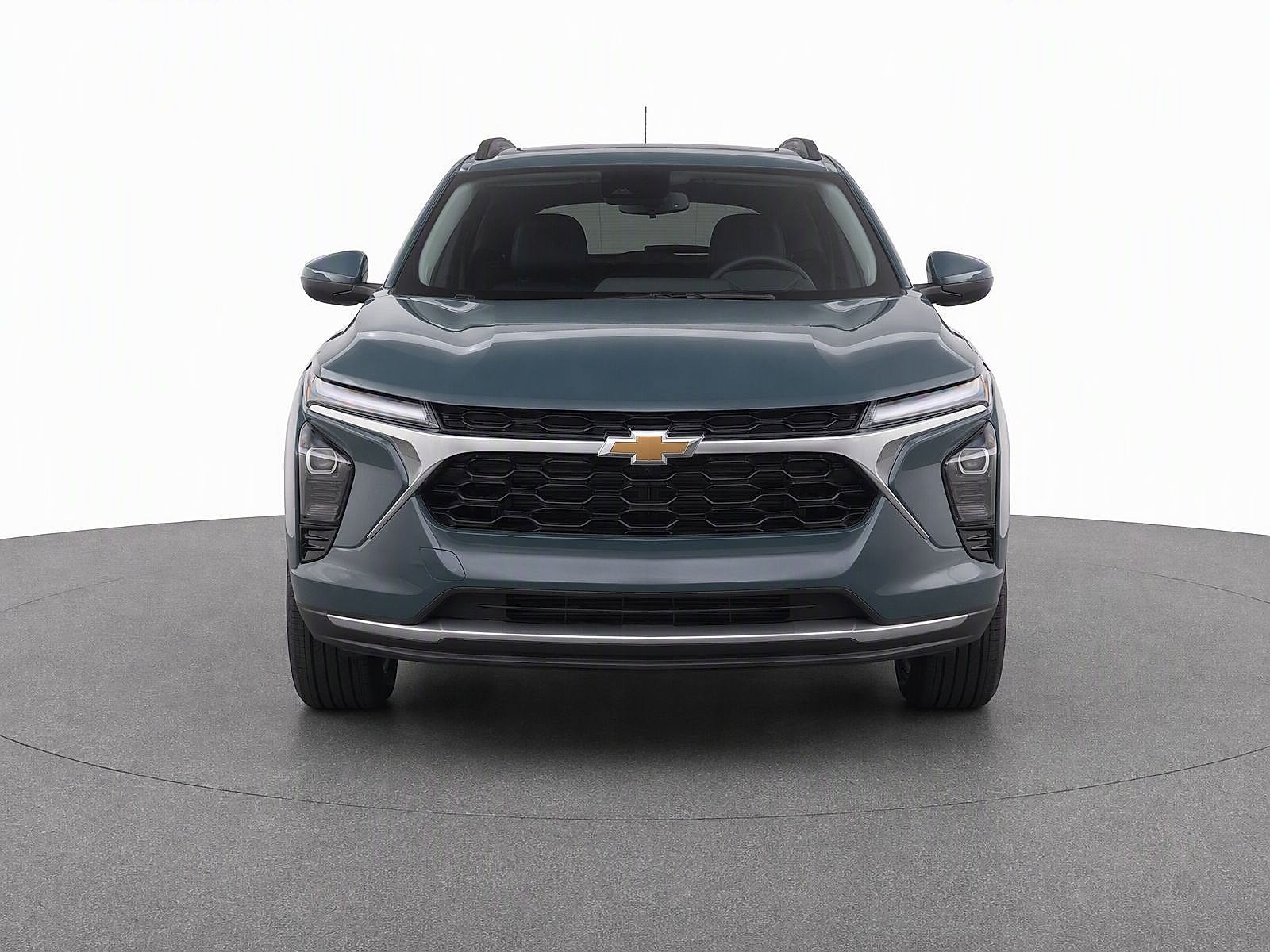 Used 2025 Chevrolet Trax LT w/ Driver Confidence Package FWD image 2