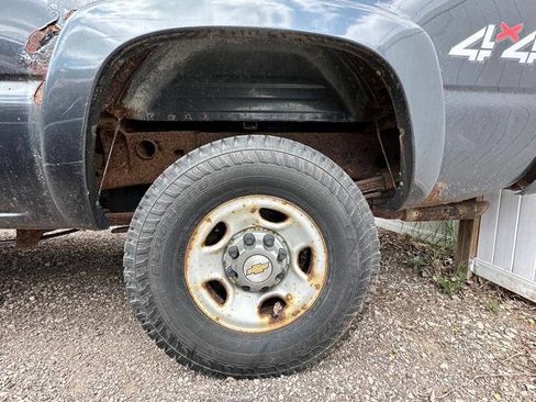 Used 2004 Chevrolet Silverado 2500 LT AWD/4WD image 13