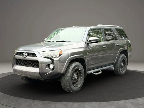 Used 2016 Toyota 4Runner SR5 AWD/4WD image 1
