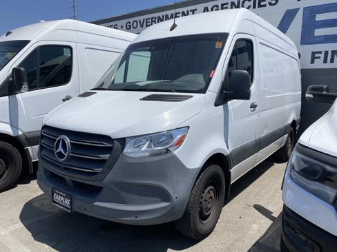 Used 2021 Mercedes-Benz Sprinter 2500 w/ Premium Plus Package image 2