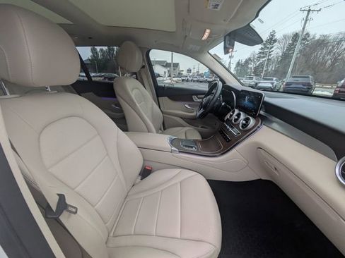 Used 2021 Mercedes-Benz GLC 300 4MATIC image 19