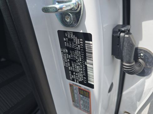 Certified 2024 Kia Sorento LX FWD image 32