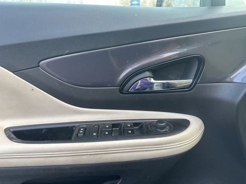 Used 2019 Buick Encore Essence w/ Experience Buick Package image 10