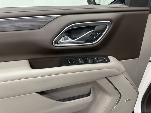 Used 2021 GMC Yukon SLT w/ SLT Luxury Plus Package image 10