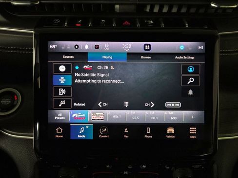 Used 2023 Jeep Grand Cherokee L Limited w/ Luxury Tech Group II image 24