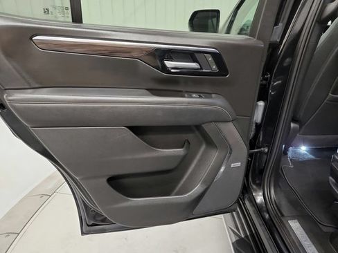 Used 2025 Chevrolet Tahoe Premier RWD image 33