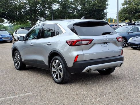 Used 2023 Ford Escape Platinum w/ Premium Technology Package AWD/4WD image 3