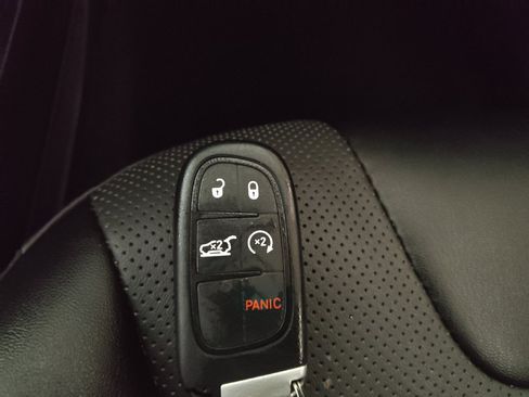 Used 2023 Jeep Cherokee Altitude Lux AWD/4WD image 32