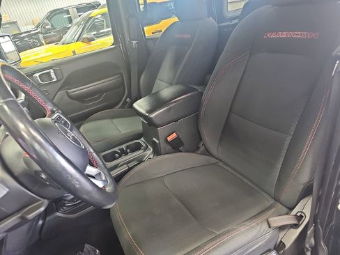 Used 2021 Jeep Wrangler Unlimited Rubicon w/ Cold Weather Group AWD/4WD image 14
