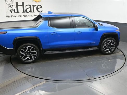 Certified 2025 Chevrolet Silverado EV RST image 36
