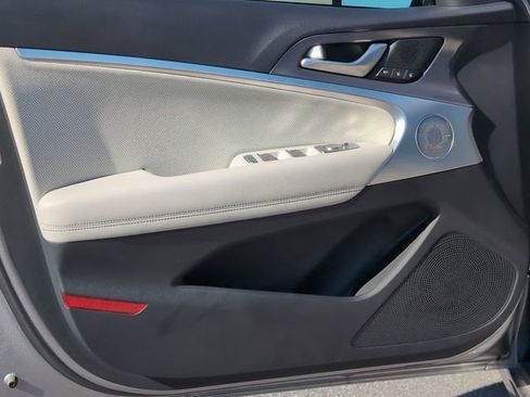 Used 2025 Genesis G70 3.3T Advanced image 15