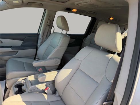 Used 2016 Honda Odyssey Touring Elite image 25