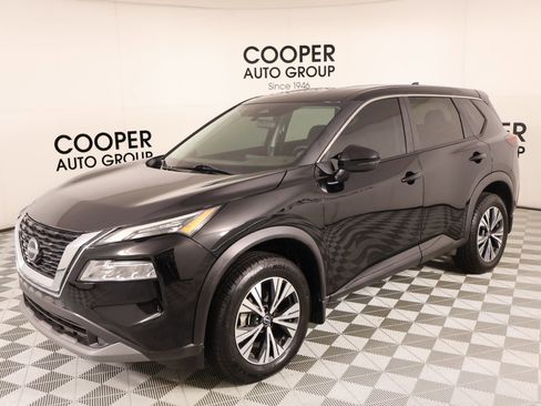 Used 2023 Nissan Rogue SV image 9