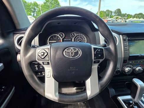 Used 2017 Toyota Tundra SR5 AWD/4WD image 10
