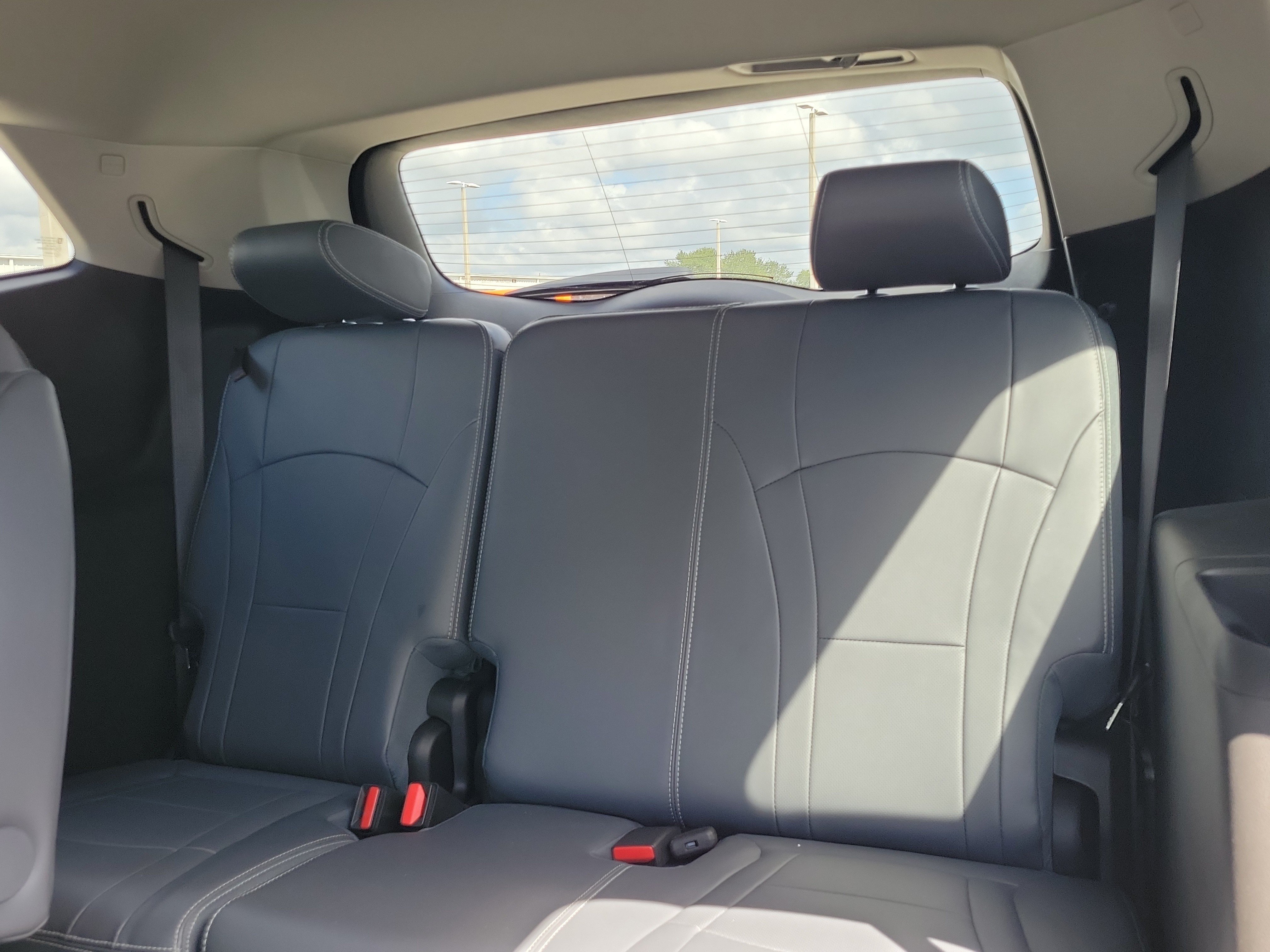 Used 2018 Buick Enclave Essence FWD image 13