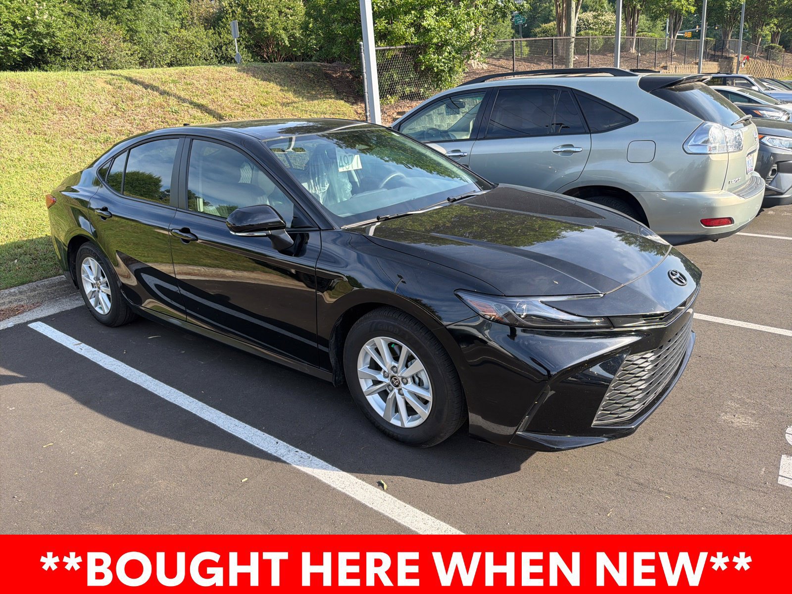 Used 2025 Toyota Camry LE FWD image 3