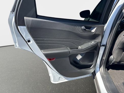 Used 2025 Ford Escape Active image 10