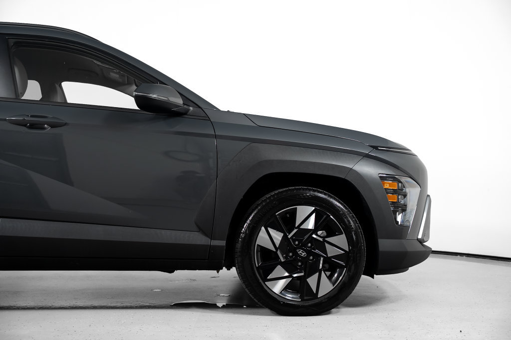 Certified 2025 Hyundai Kona SEL FWD image 4