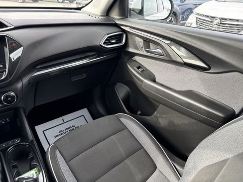 Used 2022 Chevrolet TrailBlazer LT w/ Convenience Package image 17