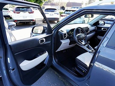 Certified 2026 Hyundai Venue SEL FWD image 37