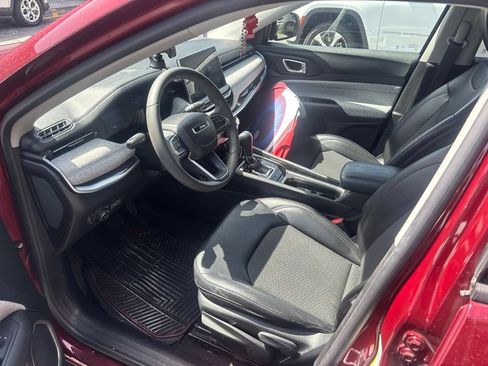 Used 2022 Jeep Compass Latitude FWD image 19