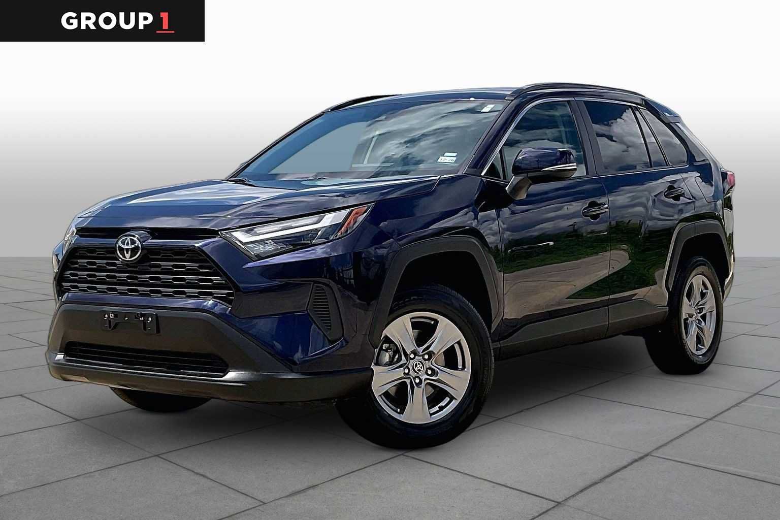 Used 2025 Toyota RAV4 XLE FWD image 1