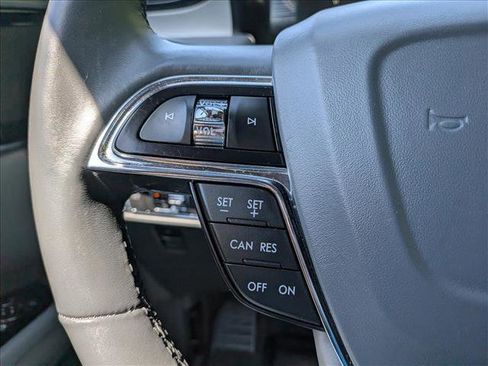 Used 2022 Lincoln Nautilus Reserve AWD/4WD image 33