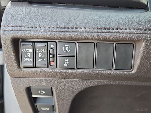 Used 2024 Honda Odyssey EX image 30