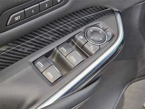 Certified 2025 Cadillac XT4 Sport FWD image 25