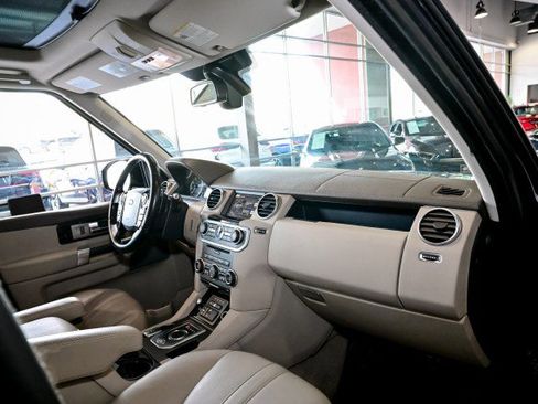 Used 2016 Land Rover LR4 HSE Silver Edition image 27