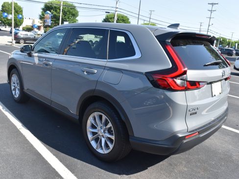 Certified 2024 Honda CR-V EX image 4