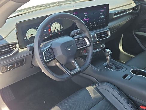 Used 2025 Ford Mustang GT Premium RWD image 12