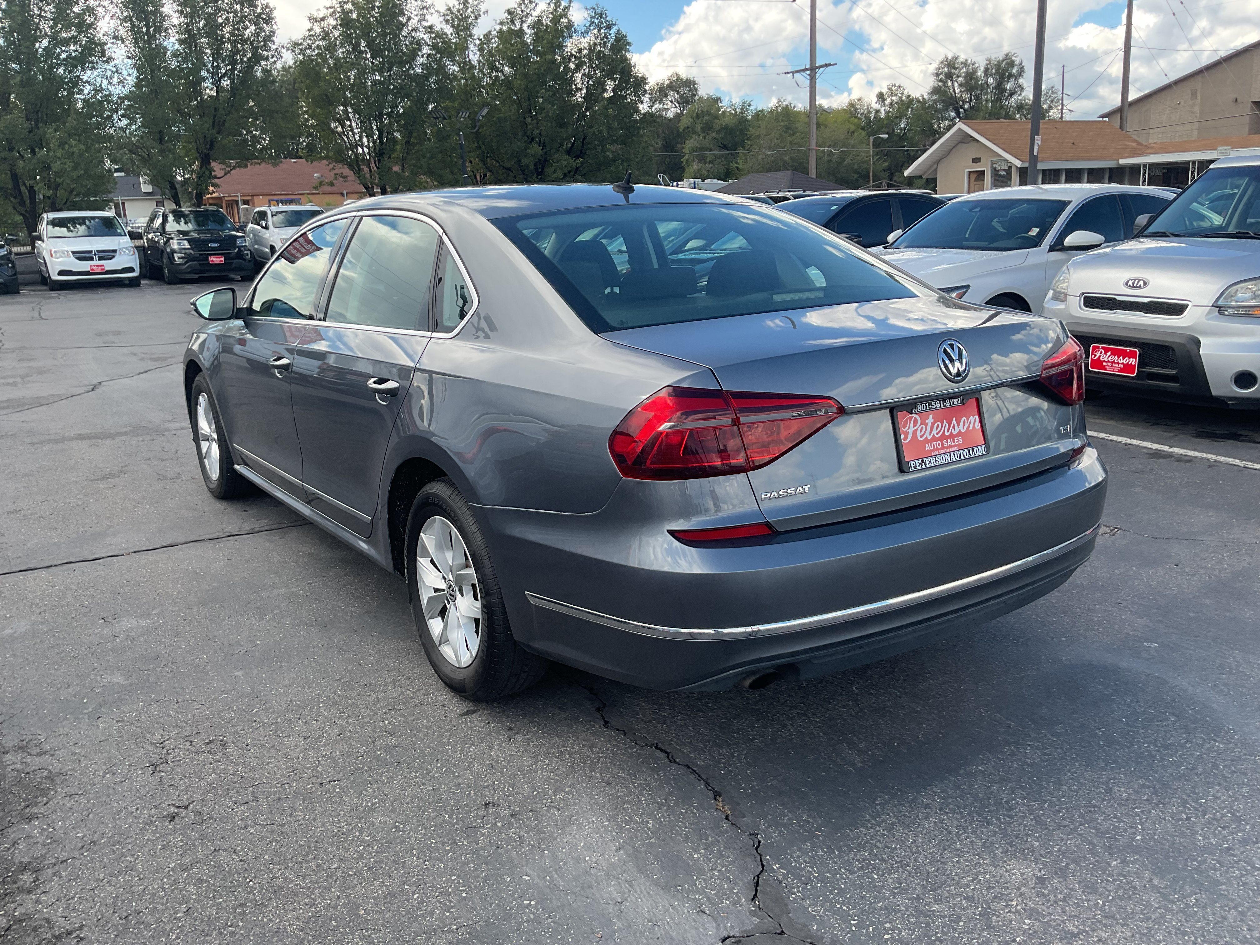 Used 2017 Volkswagen Passat 1.8T S FWD image 7