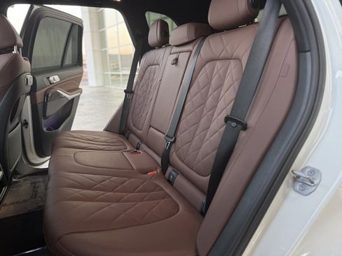 Used 2024 BMW X5 sDrive40i w/ Premium Package image 13