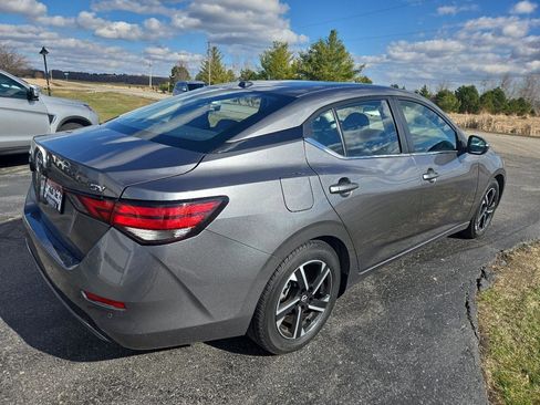 Used 2024 Nissan Sentra SV image 4