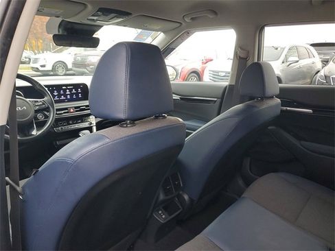 Certified 2024 Kia Seltos S image 9