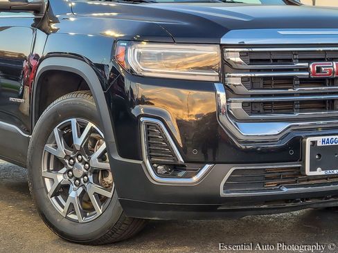 Certified 2023 GMC Acadia SLT image 3