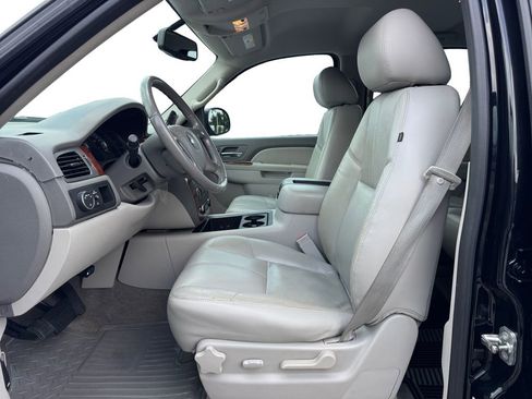 Used 2012 Chevrolet Avalanche LT RWD image 9
