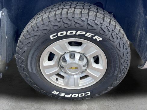 Used 2010 Chevrolet Silverado 2500 LT w/ Interior Plus Package RWD image 13