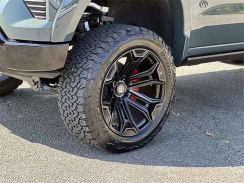 New 2025 Chevrolet Silverado 1500 LT Trail Boss w/ Convenience Package II image 7