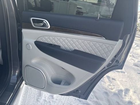Used 2018 Jeep Grand Cherokee Summit image 31