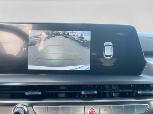 Used 2025 Kia Telluride S FWD image 16