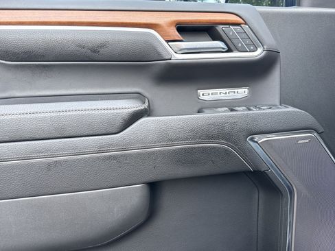 Used 2022 GMC Sierra 1500 Denali AWD/4WD image 16
