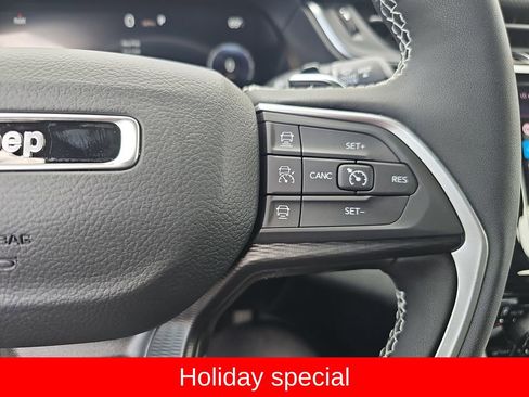 New 2025 Jeep Grand Cherokee Laredo w/ Luxury Tech Group I image 18