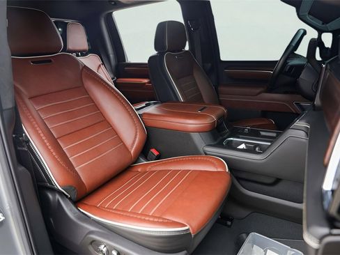 Used 2025 GMC Sierra 2500 Denali Ultimate image 33